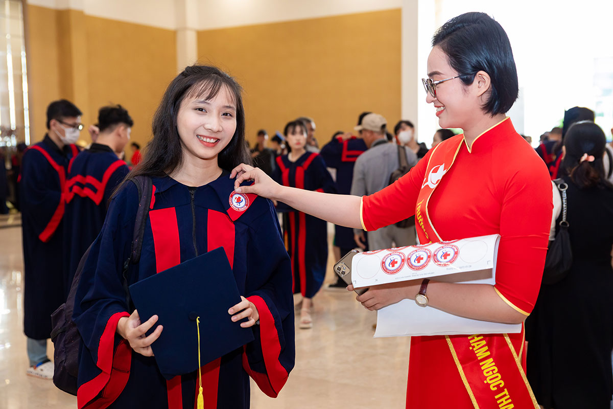 Lễ trao bằng tốt nghiệp Trường Cao đẳng Y Khoa Phạm Ngọc Thạch