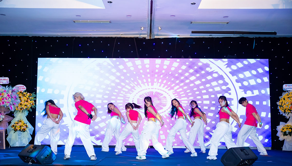 Lễ trao bằng tốt nghiệp Trường Cao đẳng Y Khoa Phạm Ngọc Thạch