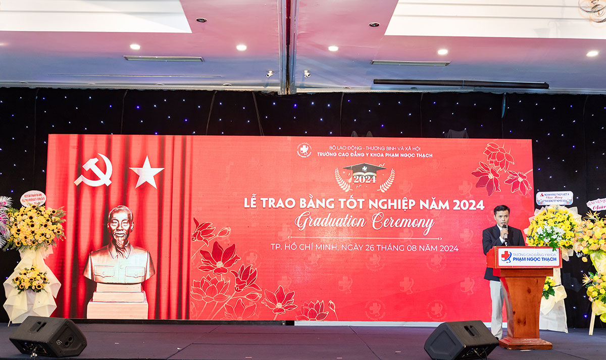 Lễ trao bằng tốt nghiệp Trường Cao đẳng Y Khoa Phạm Ngọc Thạch