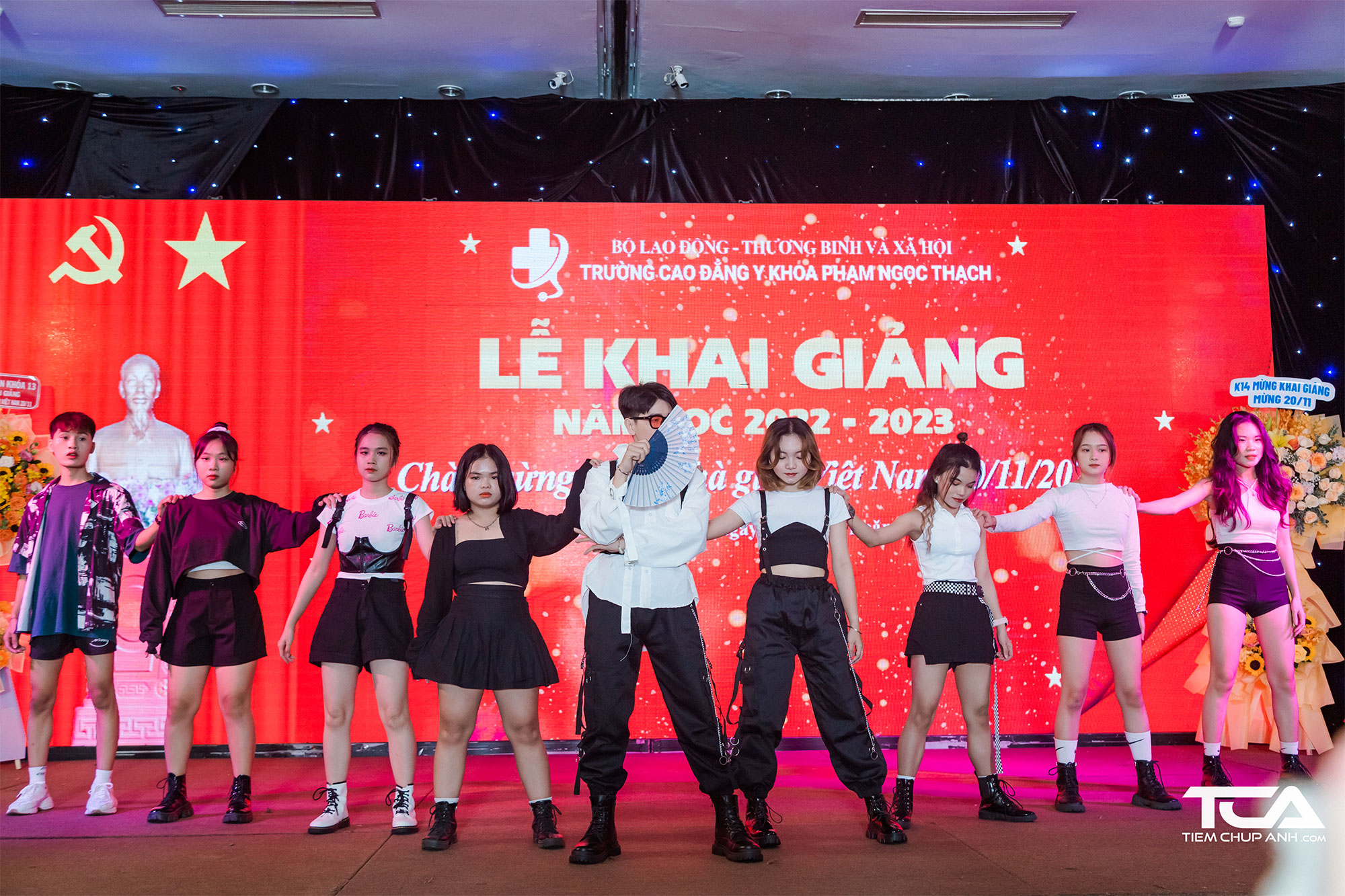 Sinh vi&ecirc;n trường Cao đẳng Y khoa Phạm Ngọc Thạch biểu diễn văn nghệ