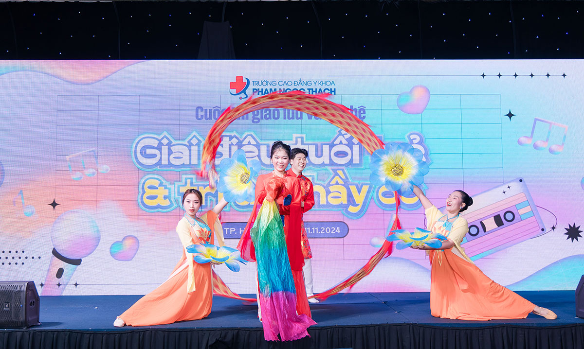 giao lưu văn nghệ Trường Cao đẳng Y khoa Phạm Ngọc Thạch