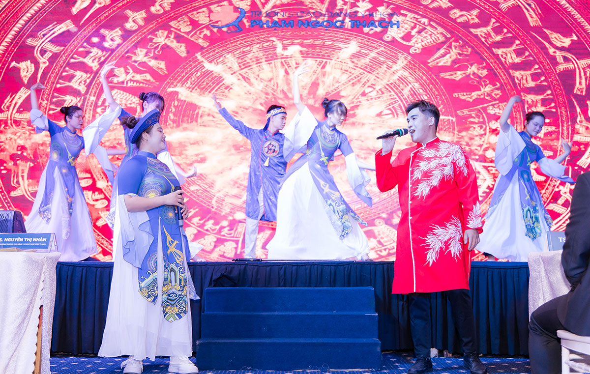 giao lưu văn nghệ Trường Cao đẳng Y khoa Phạm Ngọc Thạch