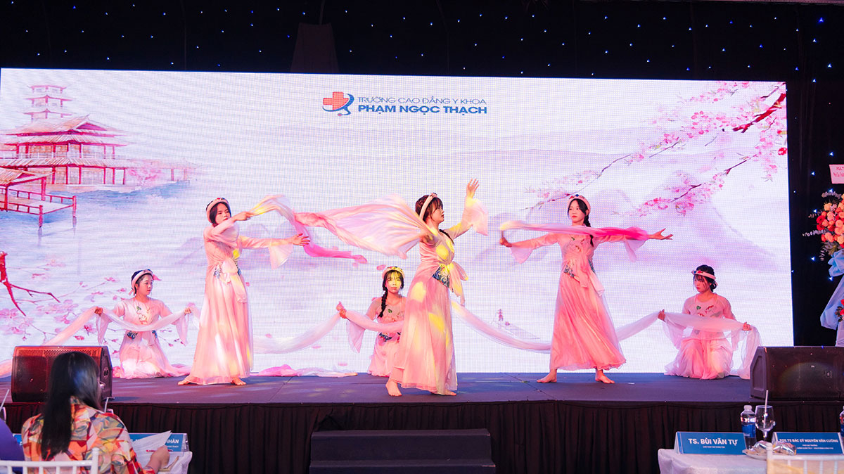 giao lưu văn nghệ Trường Cao đẳng Y khoa Phạm Ngọc Thạch