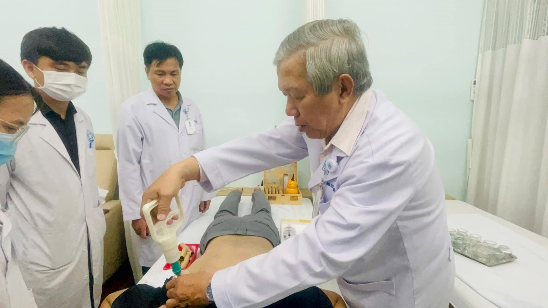 Năm 2026 Trường Cao đẳng Y khoa Phạm Ngọc Thạch tuyển sinh Trung cấp Y học cổ truyền