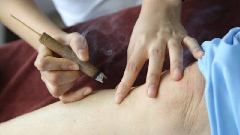 Phương ph&aacute;p điều trị của Y học cổ truyền chủ yếu nhằm điều h&ograve;a v&agrave; c&acirc;n bằng &Acirc;m Dương trong cơ thể.