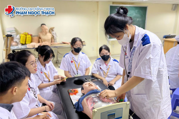 Cách tính hệ số lương Cao đẳng Điều dưỡng